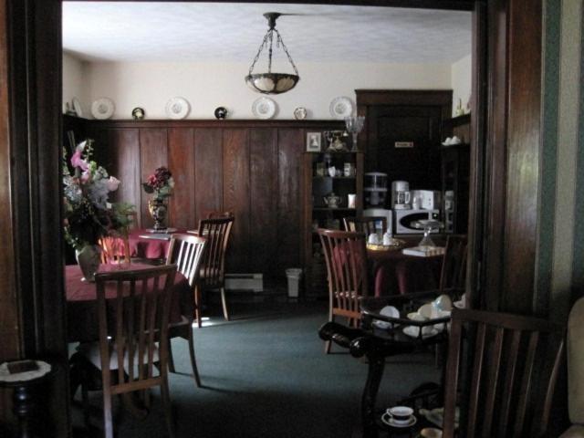 Colonial Charm Inn Charlottetown Exterior photo
